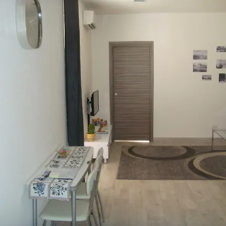 Casa Vacanze Santalucia קליארי