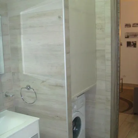 Casa Vacanze Santalucia דירה *